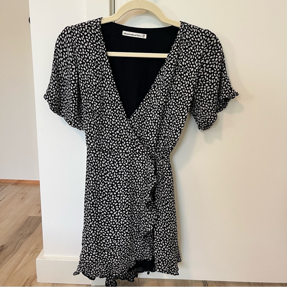 Abercrombie & Fitch Black and White Patterned Mini Dress